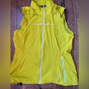 Arc’Teryx Reflective Vest - size Small (4-6) NWOT